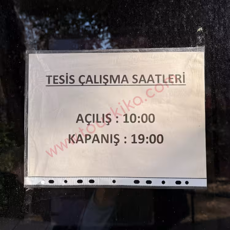 Φωτογραφία που λέει στα τούρκικα Açılış - Kapanış (Άνοιγμα - Κλείσιμο)